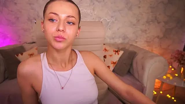DoveLovee live cam