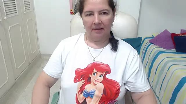 leonela_69 live cam