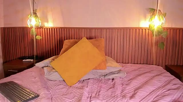 daphne_courtis live cam