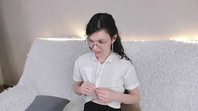 ThoraMarola live cam