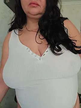 -CUTE-EVVIL live cam