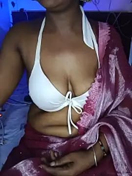 Kiara_xxo live cam on Stripchat