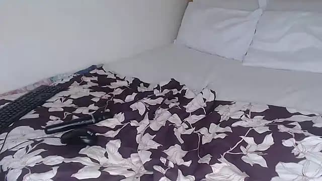 Bella_2025 live cam