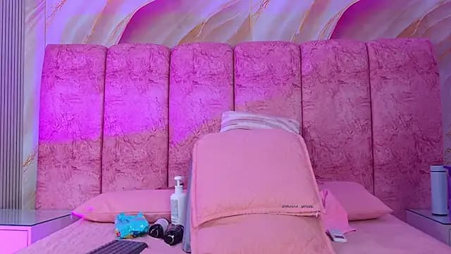 emmacurvy live cam