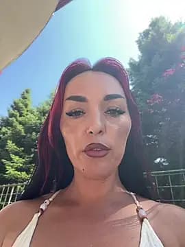 MeganFoxiyyy live cam
