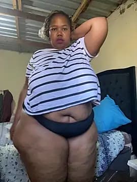 Curvycandy95 live cam