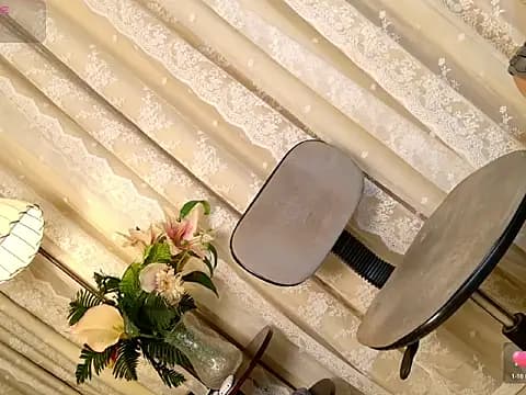 PrettyStranger live cam