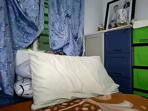 nhayasquirt live cam