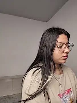 harper_ks live cam on Stripchat