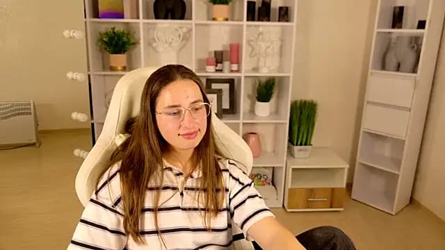 NadinnL live cam