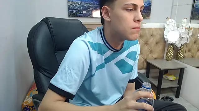 Ethanx18_ live cam