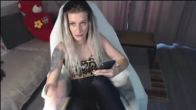 aryanne98 live cam