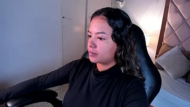 dulce_lyraa1 live cam on Stripchat