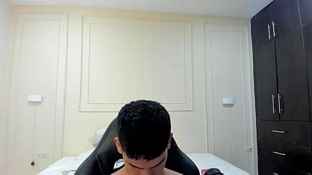 ANDRES_STUD live cam