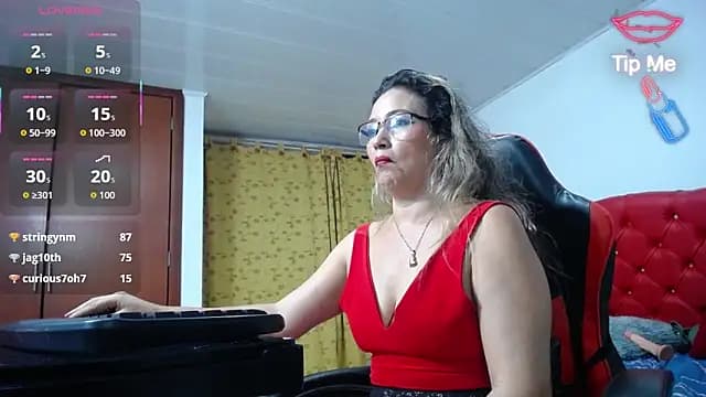noelia_milf19 live cam