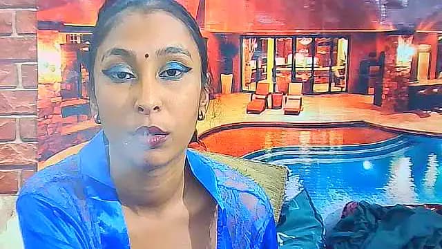 IndianSexyButt live cam