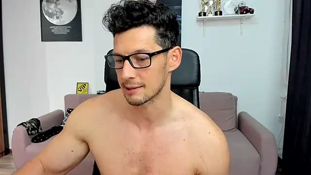 BrutusK08 live cam on Stripchat