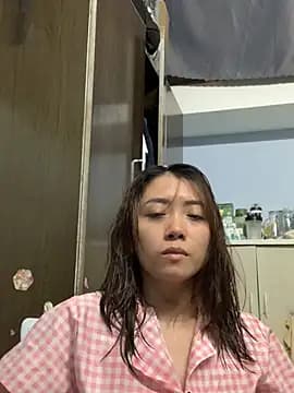 Minee1202 live cam on Stripchat
