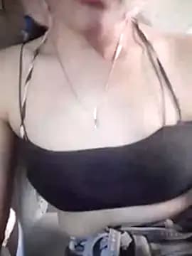 GeorginaLove09 live cam