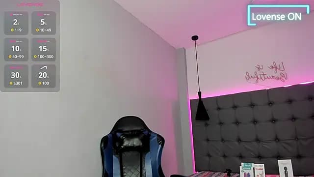 scarletcherry18 live cam