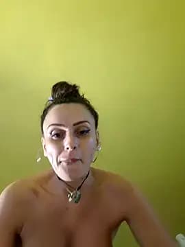Caramellaa live cam