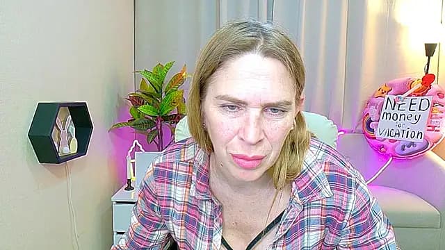 TessaDaybreak live cam