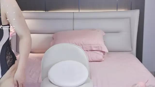 Qi33wei live cam