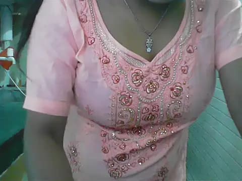 LovingPihu live cam