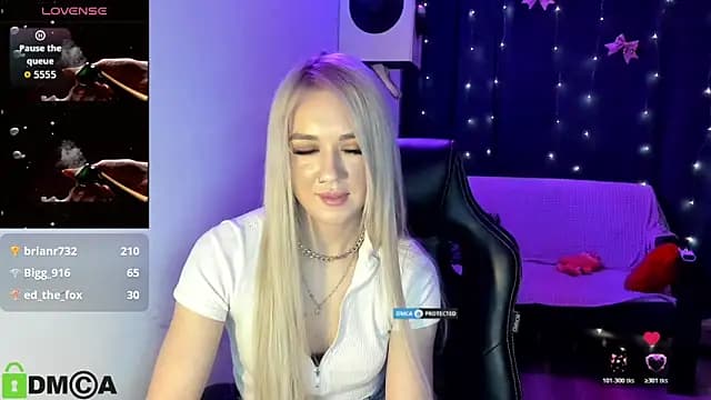 CrystalGirl99 live cam