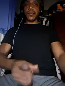 bigboytoy912 live cam on Stripchat