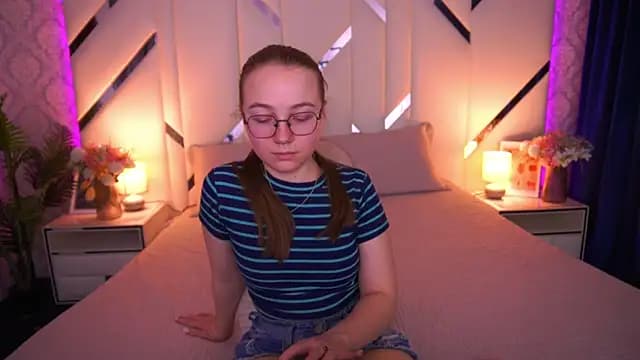 ArrinaWairr live cam