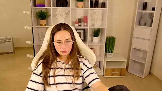 NadinnL live cam