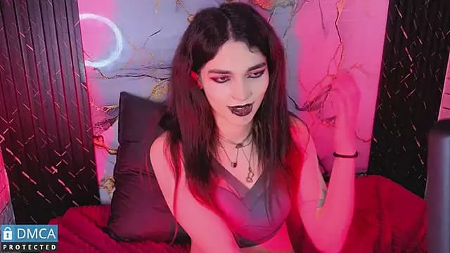 MaeveKuro live cam
