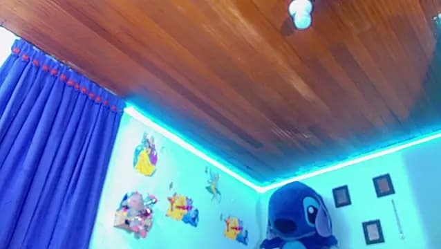 IsisKourtney live cam