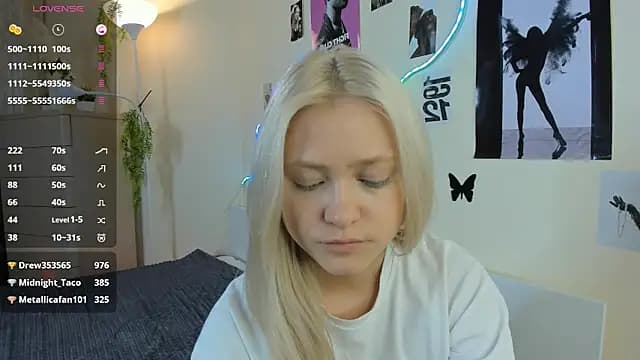 MidnightPoise live cam