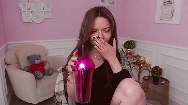 LucySkilar live cam