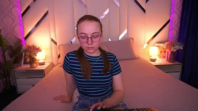 ArrinaWairr live cam