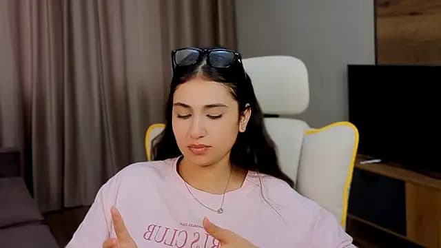 honeylanaa live cam