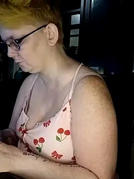 Mellyjellygoddess420 live cam