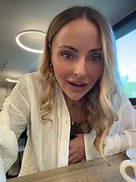 EmaSalis live cam