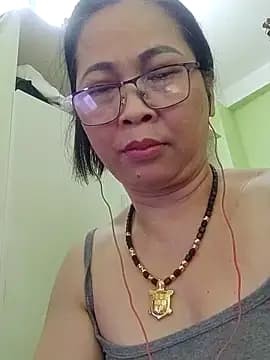Hangem111 live cam on Stripchat
