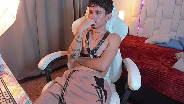 nextboywell1 live cam