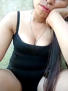 ngaytho004 live cam