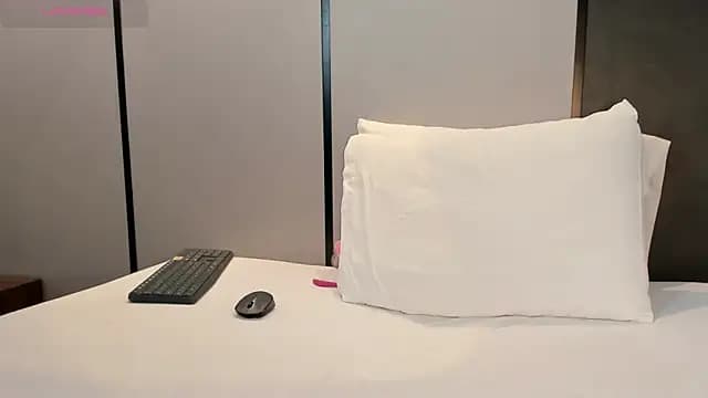 mia_collins96 live cam