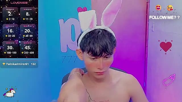 tanjiro_cute live cam on Stripchat