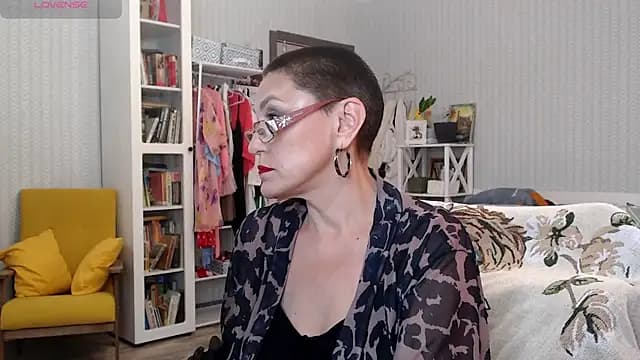 BloomingAllure live cam