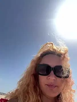 Reddgiirl live cam