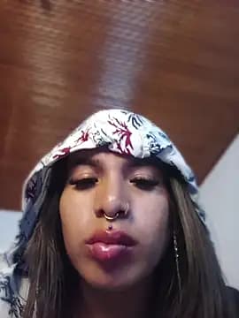 MeelFox live cam