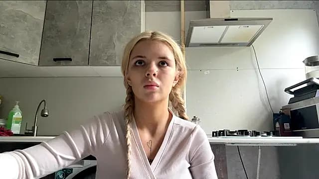 Britney_Calverhends live cam