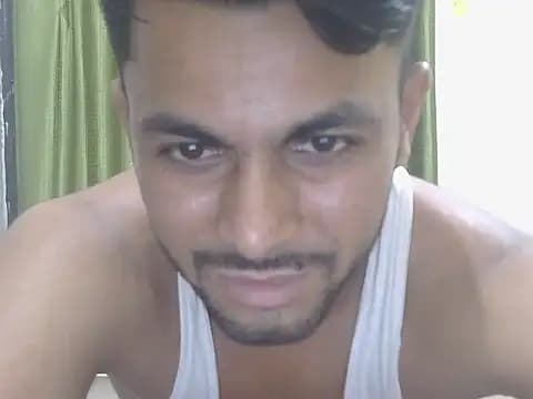 Stubborndesiboy live cam on Stripchat